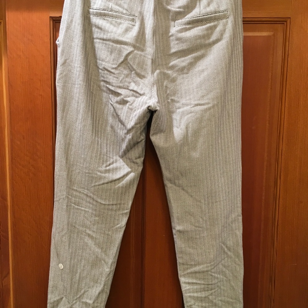Lululemon textured capris size 6